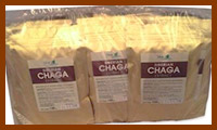 Paket mit 10 x 100 g gefriergetrocknetem Chaga-Extrakt in einer 1 kg-Transparentfolie verpackt